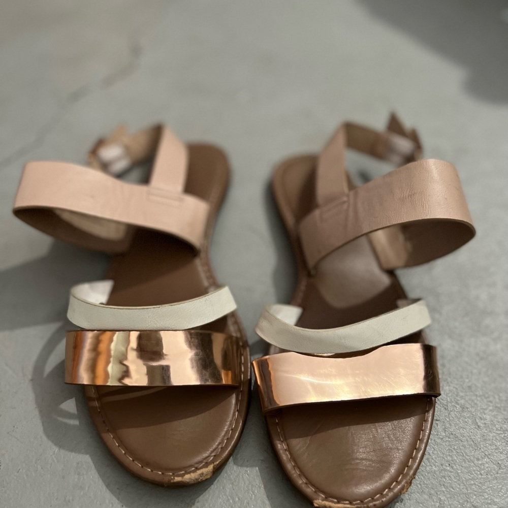 3 pairs of sandals